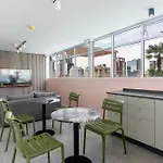 The Rose510: City Centre Stylish Studio Apartment