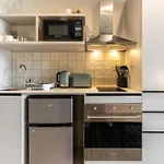 The Rose510: City Centre Stylish Studio Apartment